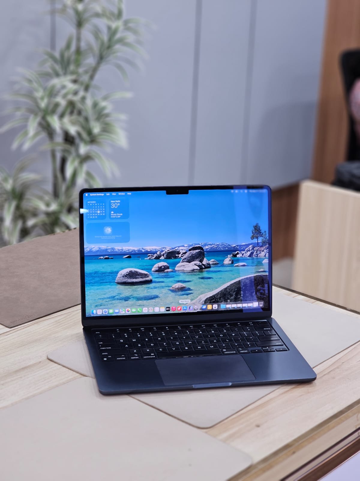 Apple MacBook Air M3 8GB Ram 512SSD