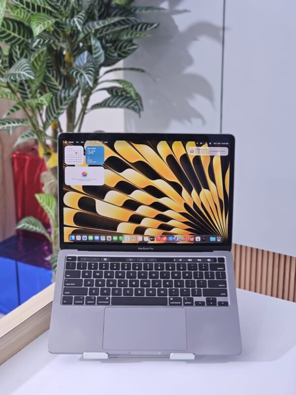 Apple MacBook Pro 13-inch Intel i5 16GB 512GB 2020