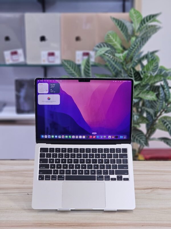 Apple MacBook Air M3 8GB 256GB star light