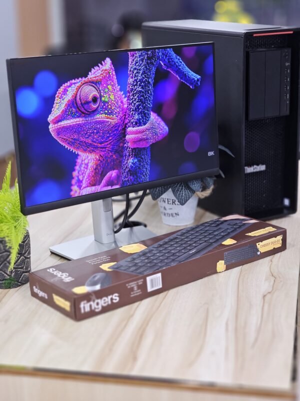 Lenovo ThinkStation P520 Xeon W-2235 16GB 512GB NVMe NVIDIA Quardro k2200 GFX 4GB + Samsung 27-inch QHD IPS Monitor
